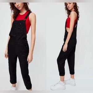 NWOT ASOS Black Skinny Fit Overalls With Chest Pocket And Adjustable Straps